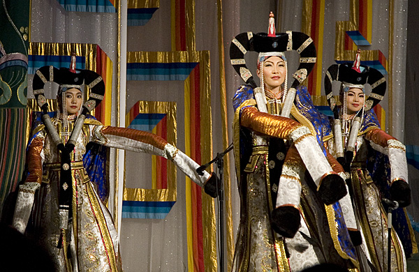 NationalDressDancers